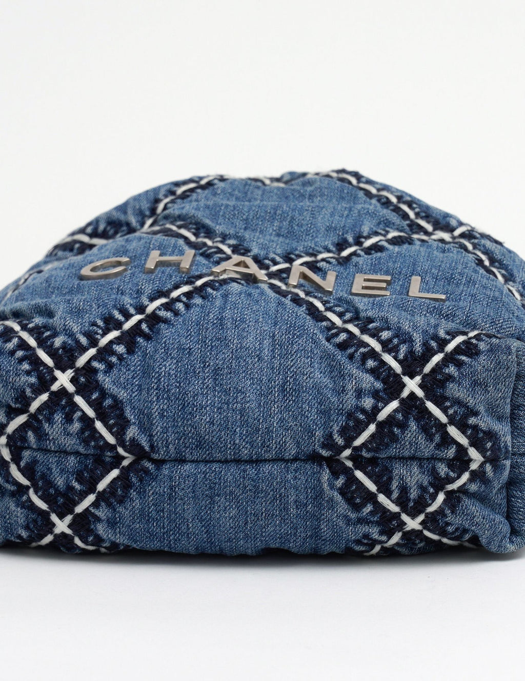 Chanel 22 Hobo Bag Mini