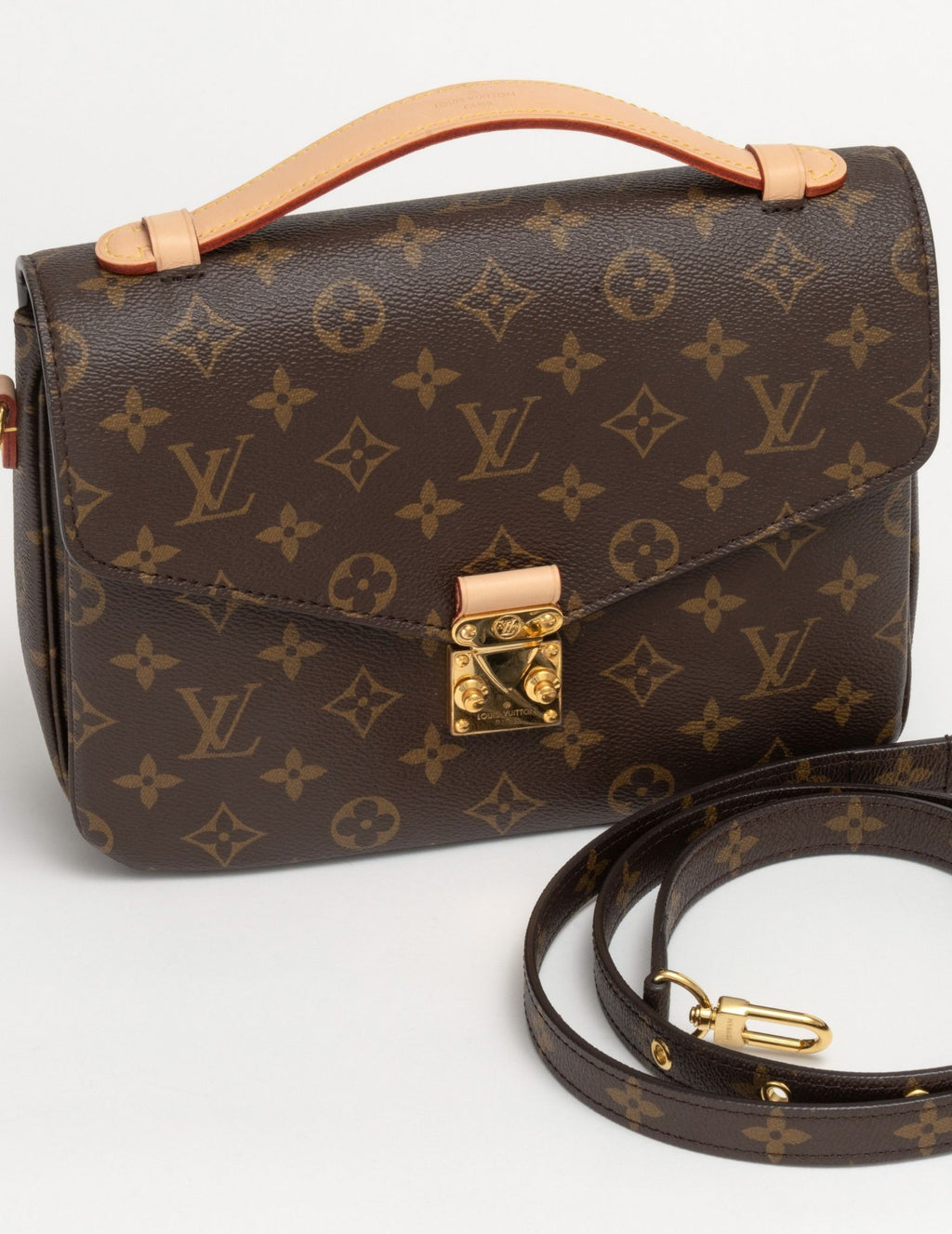 Louis Vuitton Pochette Metis Bag